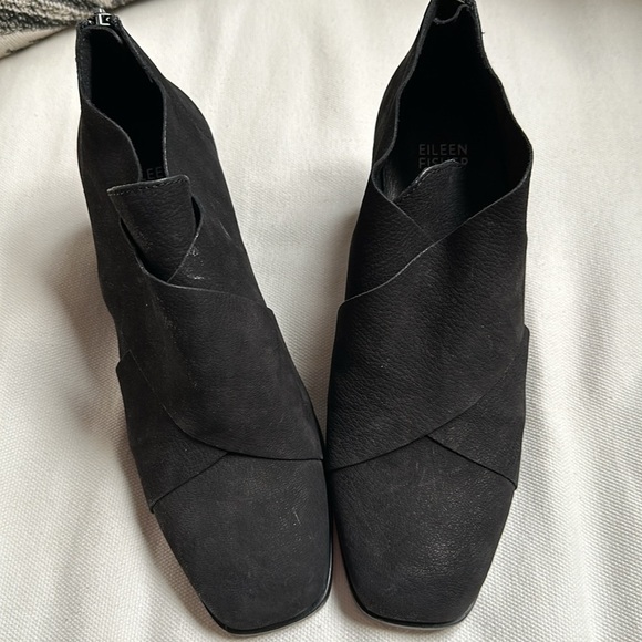 7.5 EILEEN FISHER SHOE BOOTS Black Suede Cross Strap Back Zip Block Heel Booties - Picture 14 of 14